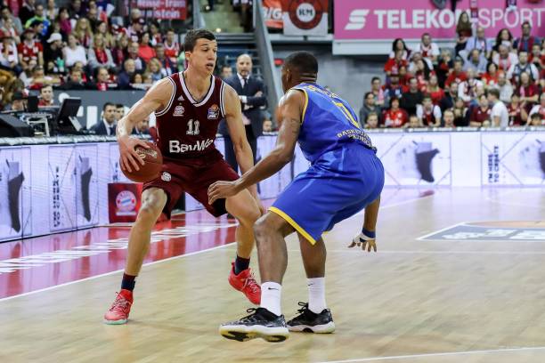 更是一次见 更是一次见